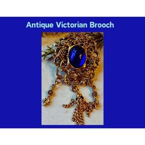 Antique Victorian Brooch blue glass sapphire pinchbeck (gold tone metal)